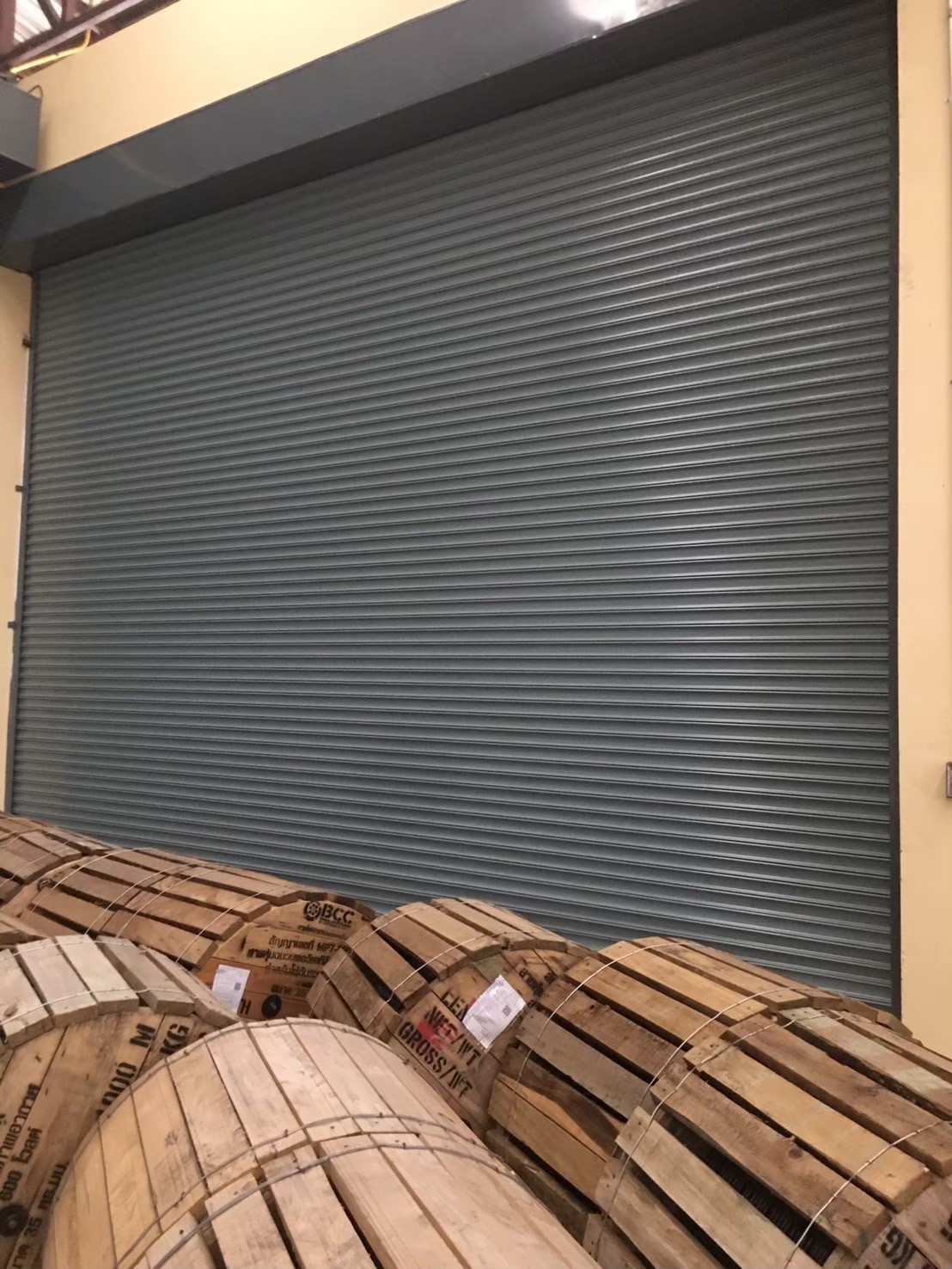 งานติดตั้งประตูม้วนเหล็ก การไฟฟ้ามีนบุรี